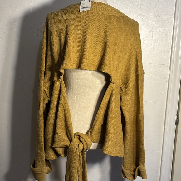Free People Beach Pull over sweater Mustard Yellow Good Condition - Picture 3 of 10